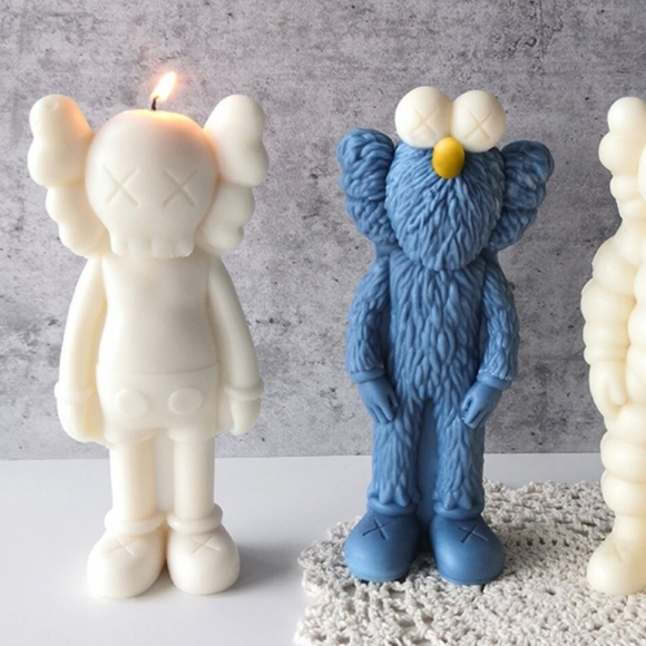 KAWS OG - gently used - Picture 3 of 5